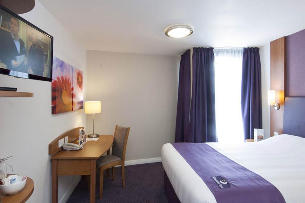 Premier Inn Newcastle - Gosforth/Крамлингтън Стая снимка