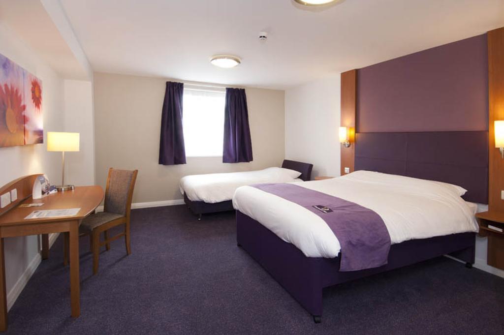Premier Inn Newcastle - Gosforth/Крамлингтън Стая снимка