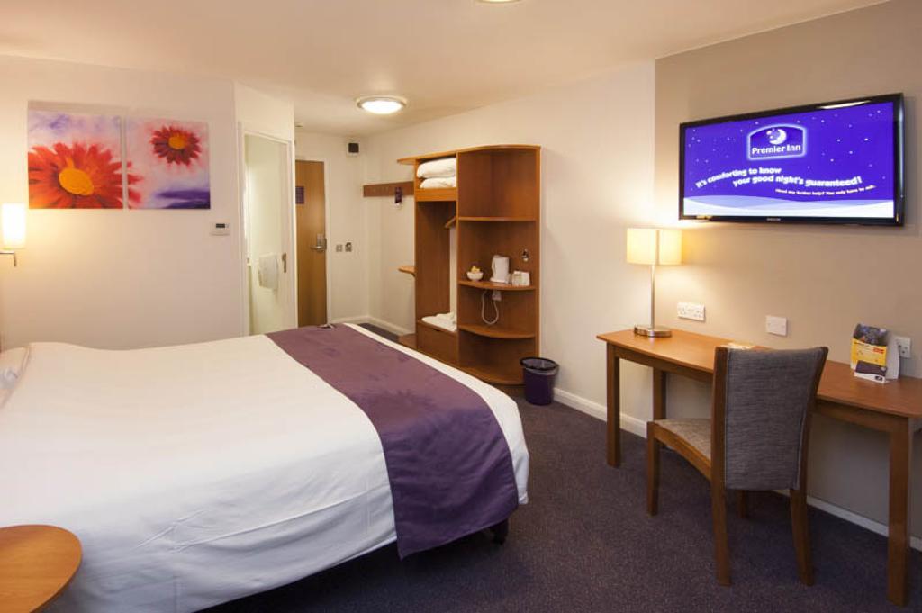Premier Inn Newcastle - Gosforth/Крамлингтън Екстериор снимка