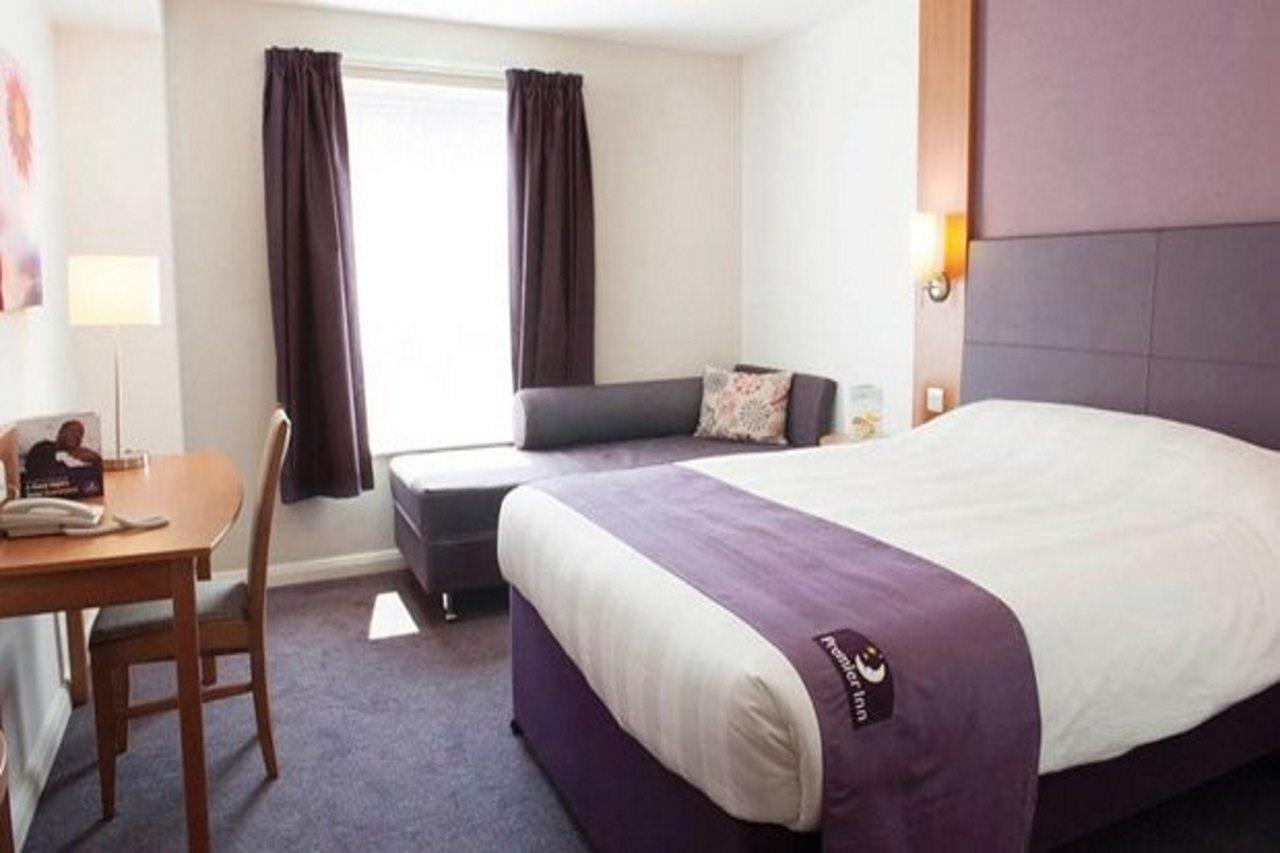 Premier Inn Newcastle - Gosforth/Крамлингтън Екстериор снимка