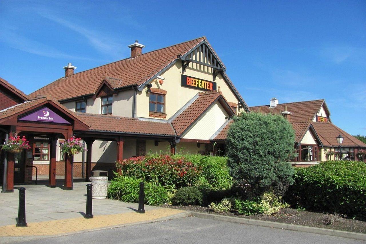Premier Inn Newcastle - Gosforth/Крамлингтън Екстериор снимка