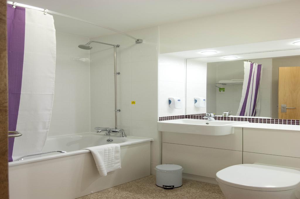 Premier Inn Newcastle - Gosforth/Крамлингтън Екстериор снимка